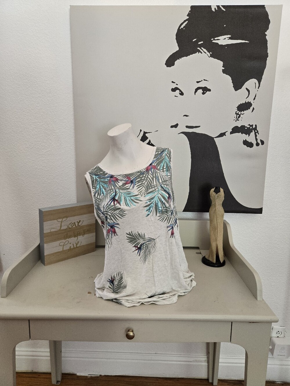 NWT Womens Apt. 9 Light Gray Tropical Print Sleeveless Tank Top Size Large